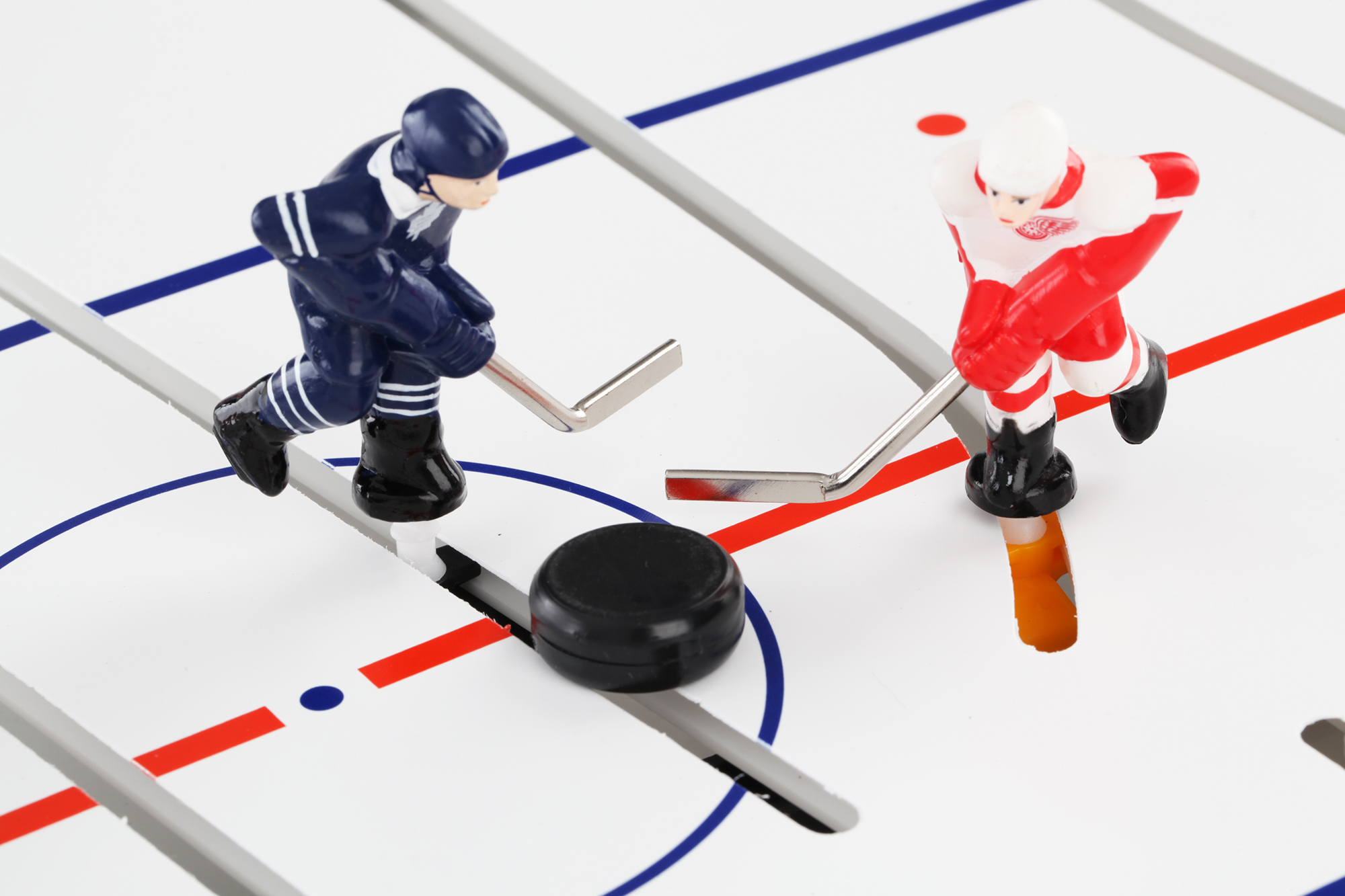«Радио Сибирь» и ХК «Авангард» впервые проведут турнир по настольному хоккею на Кубок фаната