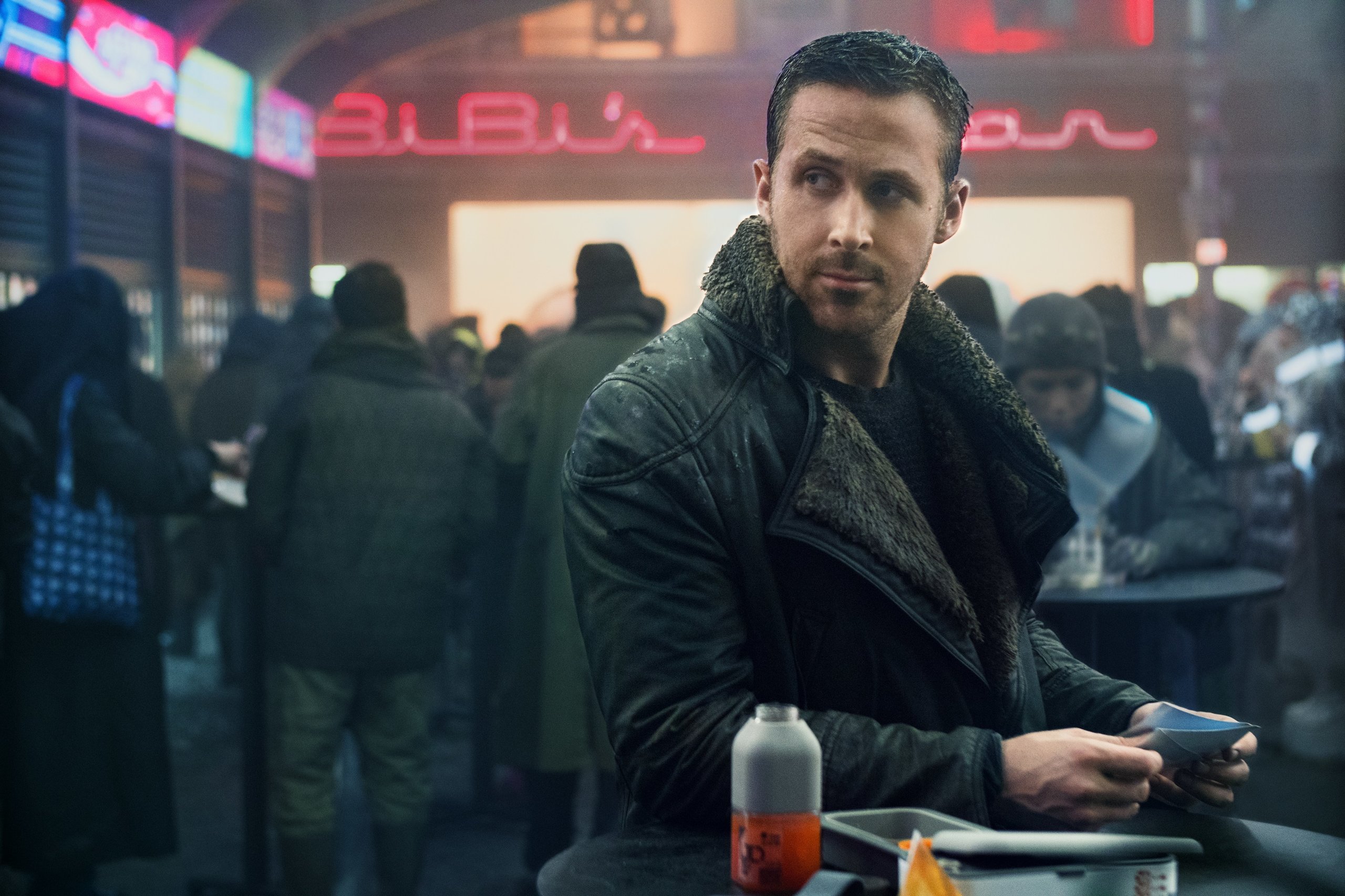 Вышел трейлер фильма “Бегущий по лезвию 2049”