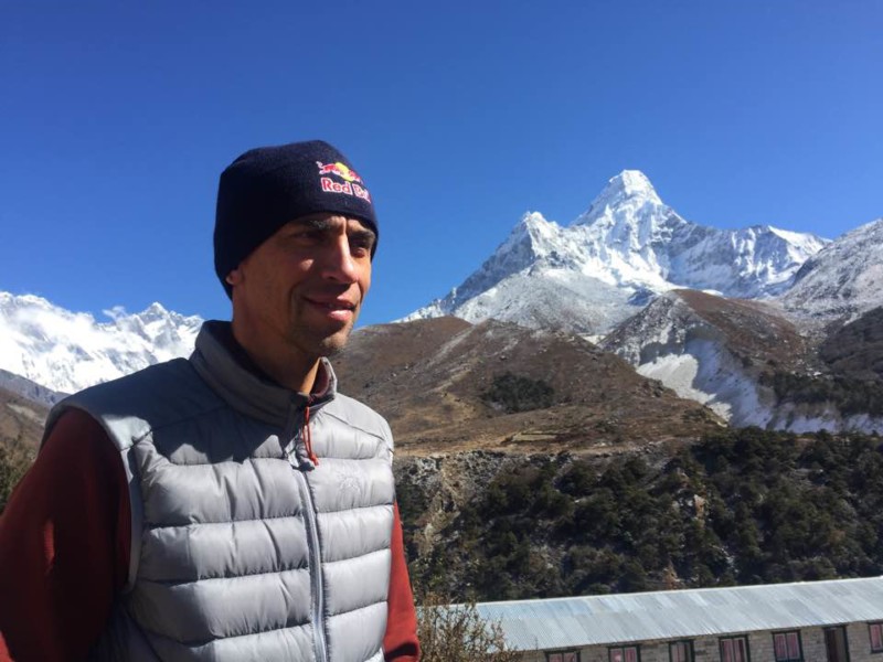 В Непале скончался российский бейсджампер Валерий Розов