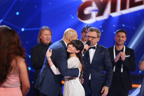 Победительница «Ты супер!» Диана Анкудинова получила приз зрительских симпатий на «Детской Новой Волне 2018»