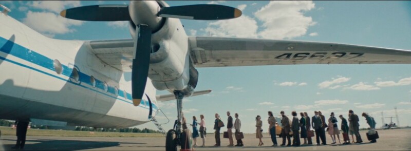 Премьера документального фильма «8 минут до земли» о выжившей в авиакатастрофе Ларисе Савицкой состоится 4 августа в сети