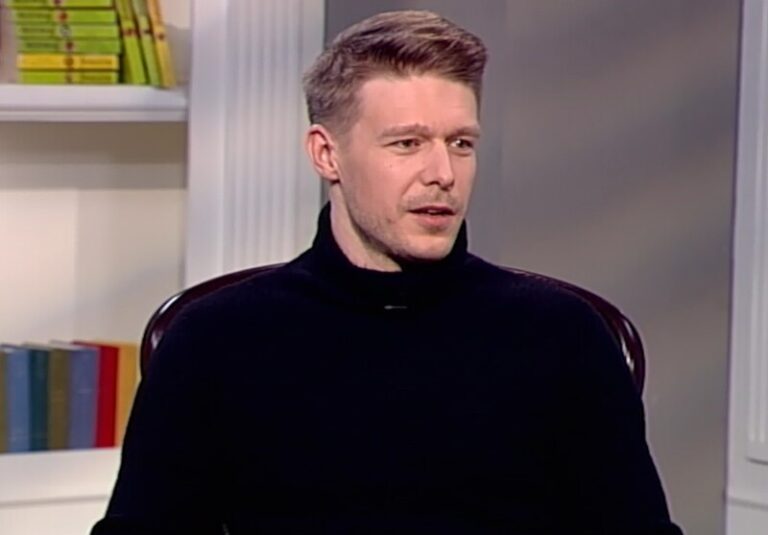 никита ефремов