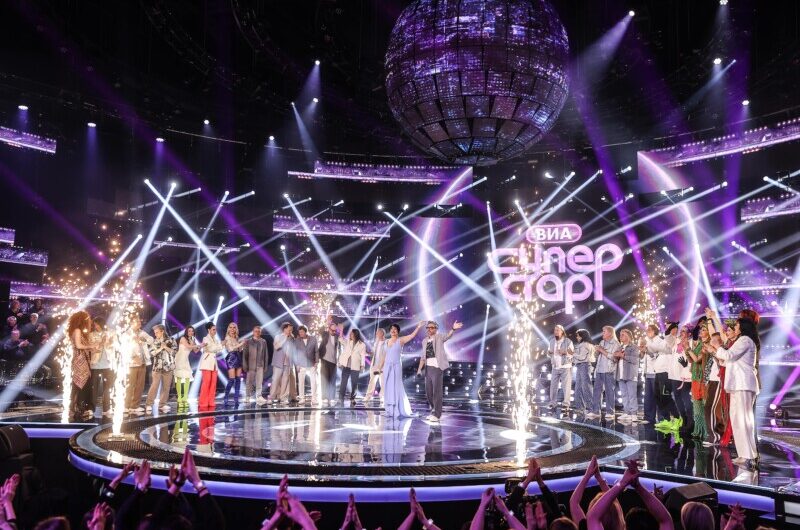 На НТВ стартовало шоу «ВИА Суперстар! Участники довели жюри до слёз